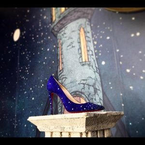 CHRISTIAN LOUBOUTIN
Veau Velours Gravitanita 100 Pumps 39.5 Version Encre -  New